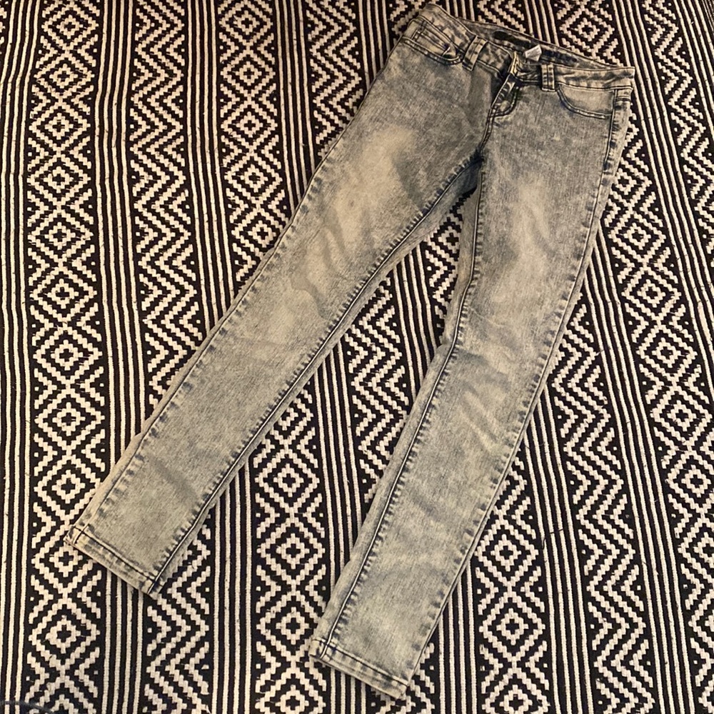Acid Wash Skinny Jeans Size 3 (Juniors)